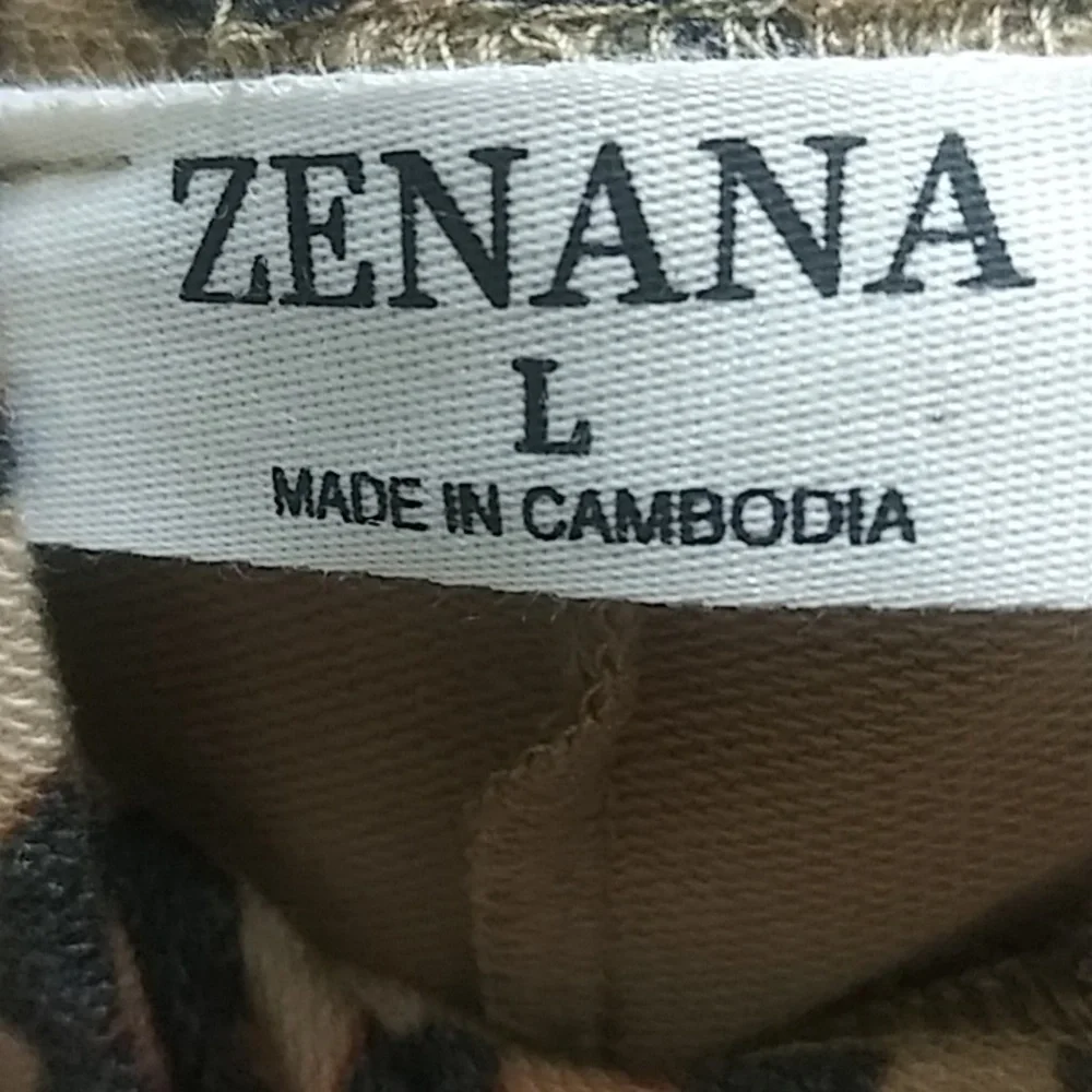 Zenana women's crop top sweater size L